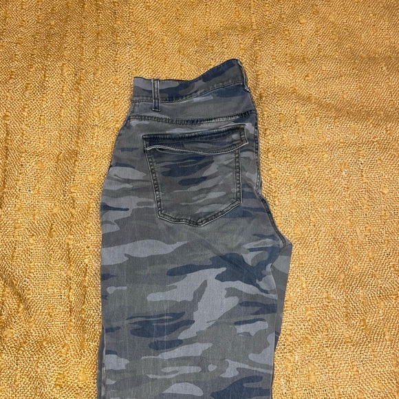 Camo Express Pants - Picture 2 of 10